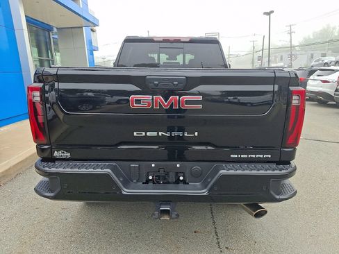 Used 2025 GMC Sierra 2500 Denali AWD/4WD image 5