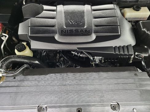 Used 2021 Nissan Titan SV w/ SV Convenience Package image 30