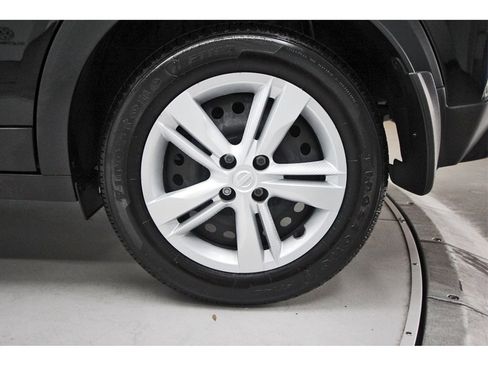 Used 2025 Nissan Kicks Play S image 29