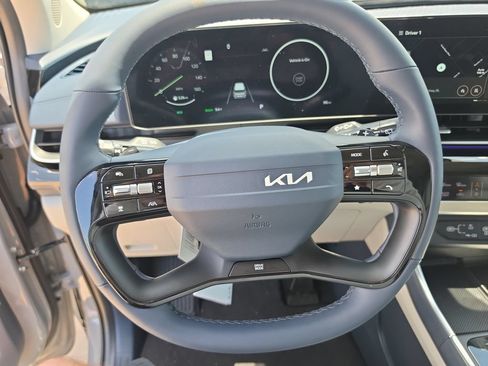 New 2027 Kia Carnival SX Prestige FWD image 32
