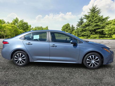 Used 2021 Toyota Corolla LE image 8