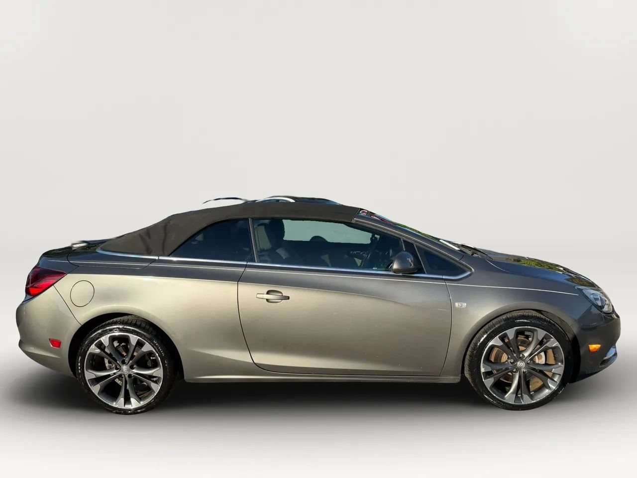 Used 2017 Buick Cascada Premium FWD image 2