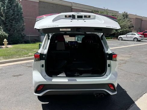 Used 2023 Toyota Highlander XSE AWD/4WD image 8