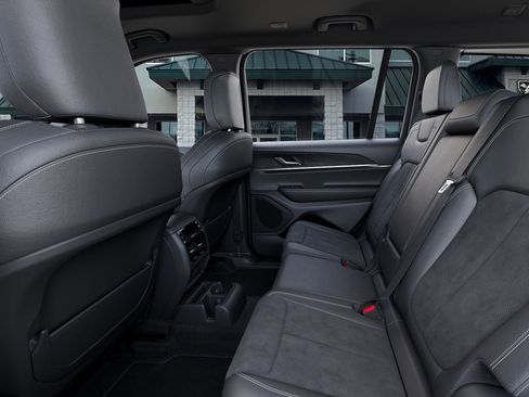 New 2026 Jeep Grand Cherokee L 4WD image 23