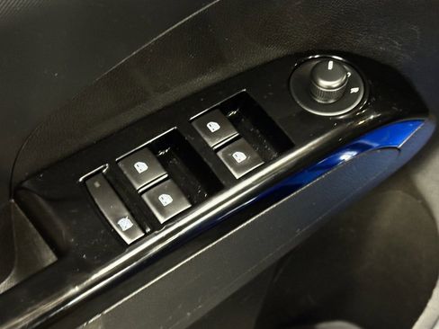 Used 2017 Chevrolet Sonic LT w/ Convenience Package image 12