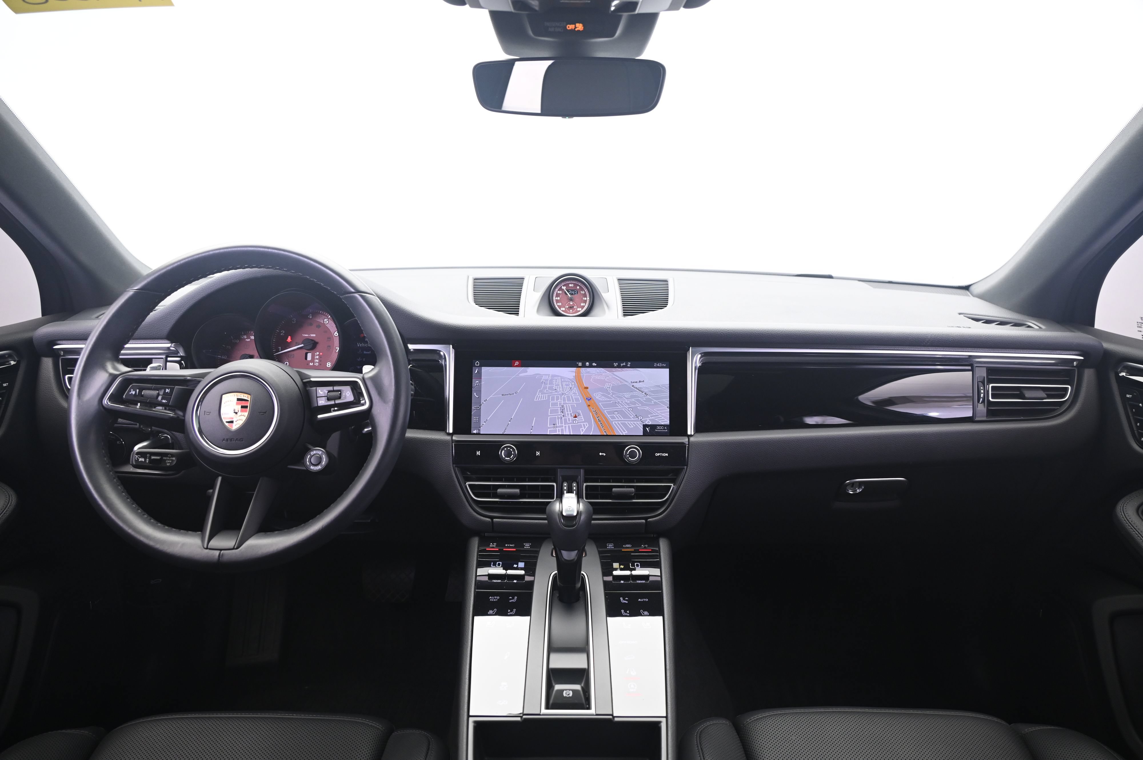 Certified 2023 Porsche Macan S AWD/4WD image 31