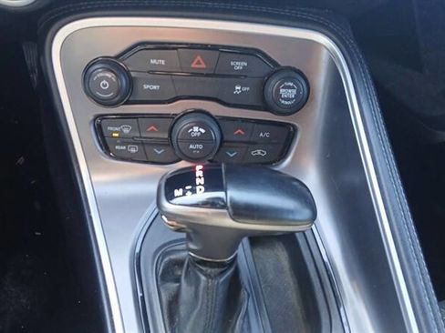 Used 2021 Dodge Challenger SXT image 3