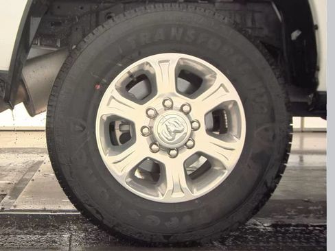 Used 2026 RAM 2500 Big Horn AWD/4WD image 6