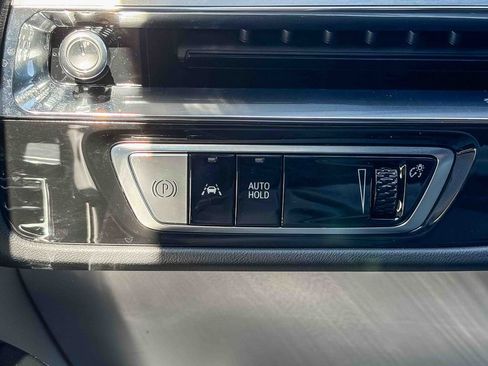 Certified 2024 Cadillac Lyriq Luxury AWD/4WD image 40