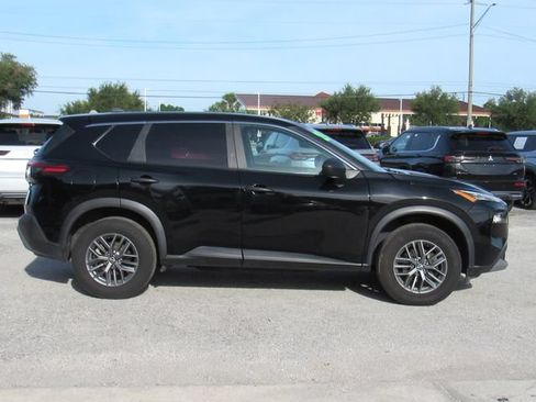 Used 2023 Nissan Rogue S AWD/4WD image 2