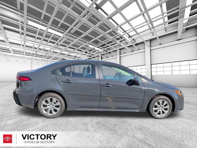 Used 2027 Toyota Corolla LE FWD image 2