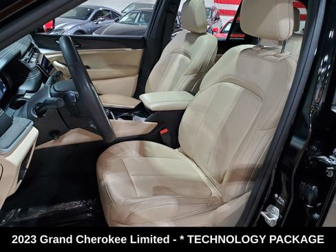 Used 2023 Jeep Grand Cherokee Limited w/ Luxury Tech Group II AWD/4WD image 6