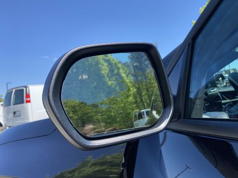 Used 2026 Chevrolet Equinox LT w/ Convenience Package II image 39