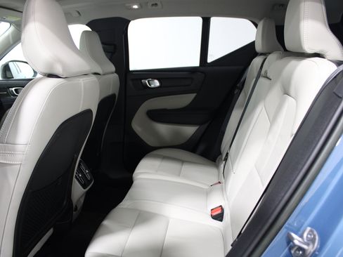 Used 2023 Volvo XC40 B5 Plus w/ Driver Assist Package AWD/4WD image 20
