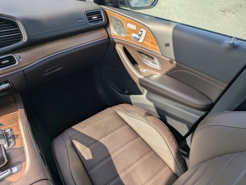 Used 2022 Mercedes-Benz GLS 450 4MATIC image 21