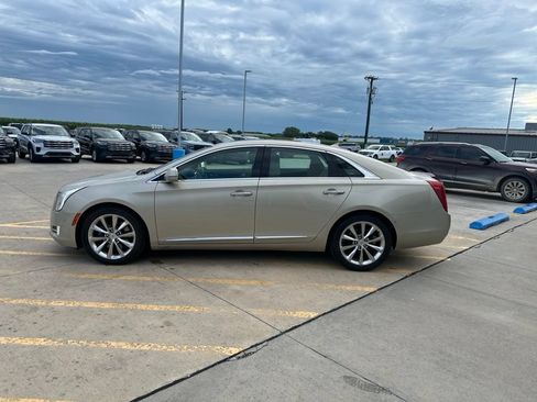 Used 2014 Cadillac XTS Luxury w/ Driver Awareness Package FWD image 4