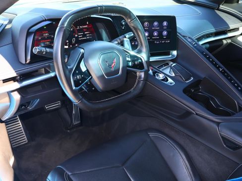 Used 2022 Chevrolet Corvette Stingray Coupe w/ Z51 Performance Package image 10