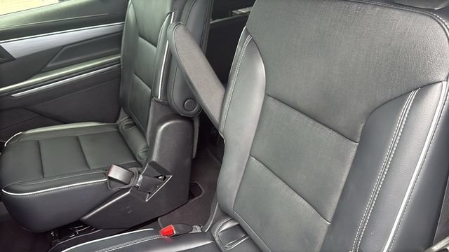 Used 2025 Buick Enclave Preferred FWD image 25