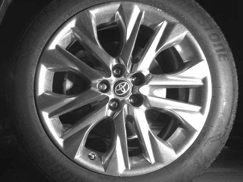 Used 2024 Toyota Highlander Limited image 10