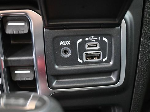 New 2026 Jeep Gladiator Sport AWD/4WD image 4