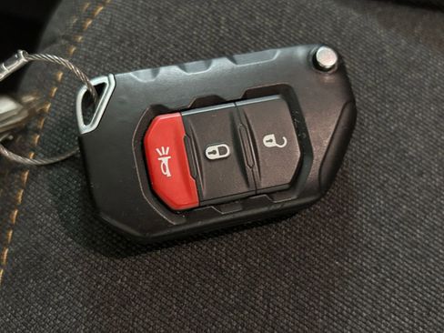 Used 2025 Jeep Wrangler Sport S image 22