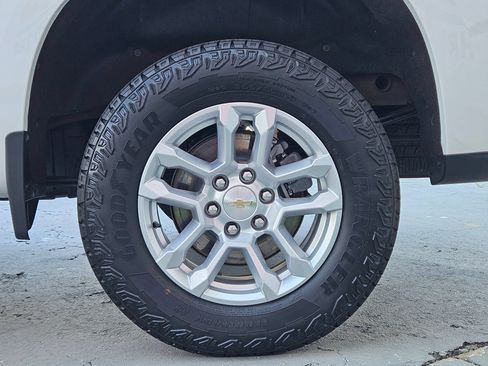 Used 2025 Chevrolet Silverado 1500 LT w/ Protection Package AWD/4WD image 28