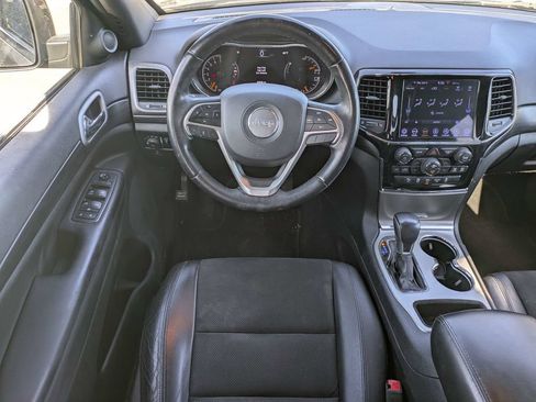 Used 2019 Jeep Grand Cherokee Altitude RWD image 17