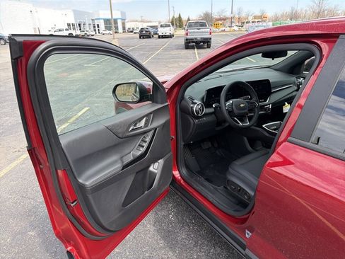 New 2026 Chevrolet Equinox LT image 9
