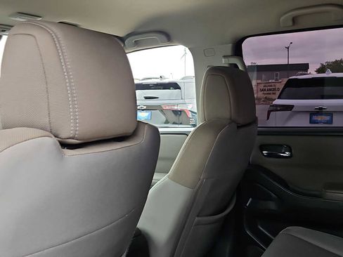 Used 2022 Nissan Frontier SV image 16