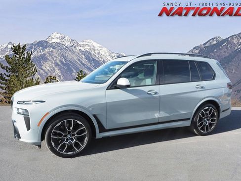 Used 2023 BMW X7 xDrive40i w/ M Sport Package image 1