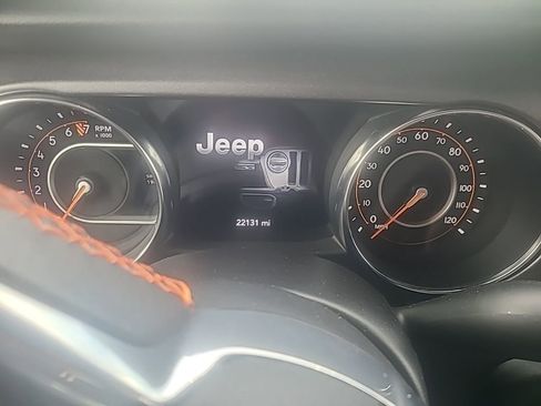 Used 2023 Jeep Gladiator Mojave image 3