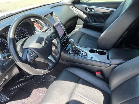 Used 2015 INFINITI Q50 w/ Moonroof Package RWD image 13