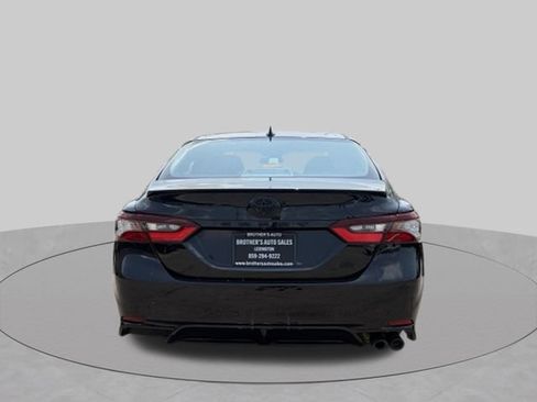 Used 2021 Toyota Camry SE FWD image 5