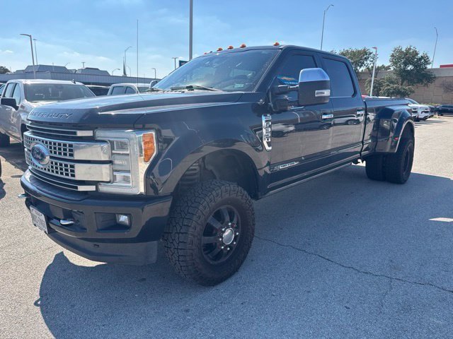 Used 2017 Ford F350 Platinum w/ Platinum Ultimate Package AWD/4WD image 2