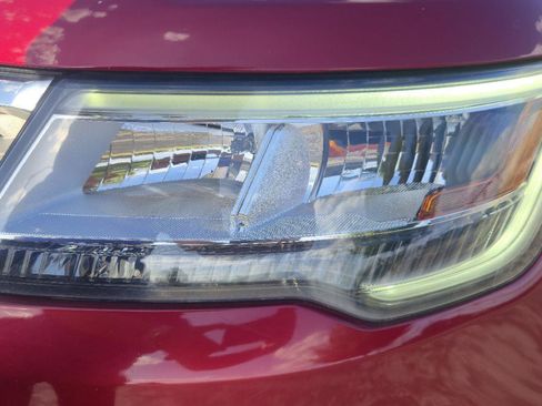 Used 2018 Ford Explorer XLT w/ Equipment Group 202A FWD image 10