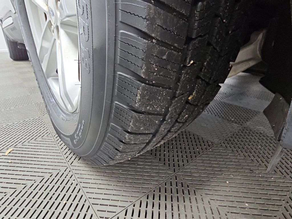 Used 2020 Ford Explorer XLT RWD image 48
