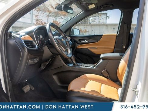 Used 2018 Chevrolet Equinox Premier image 3