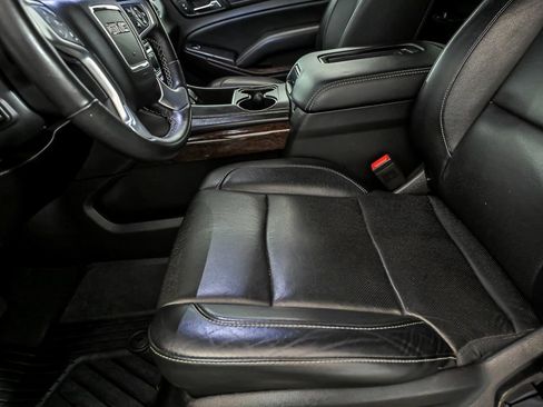 Used 2017 GMC Yukon SLT AWD/4WD image 14