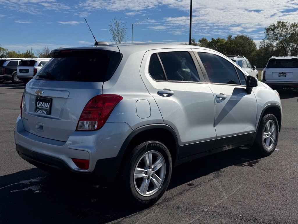 Used 2021 Chevrolet Trax LS w/ Tint and Cruise Package AWD/4WD image 5