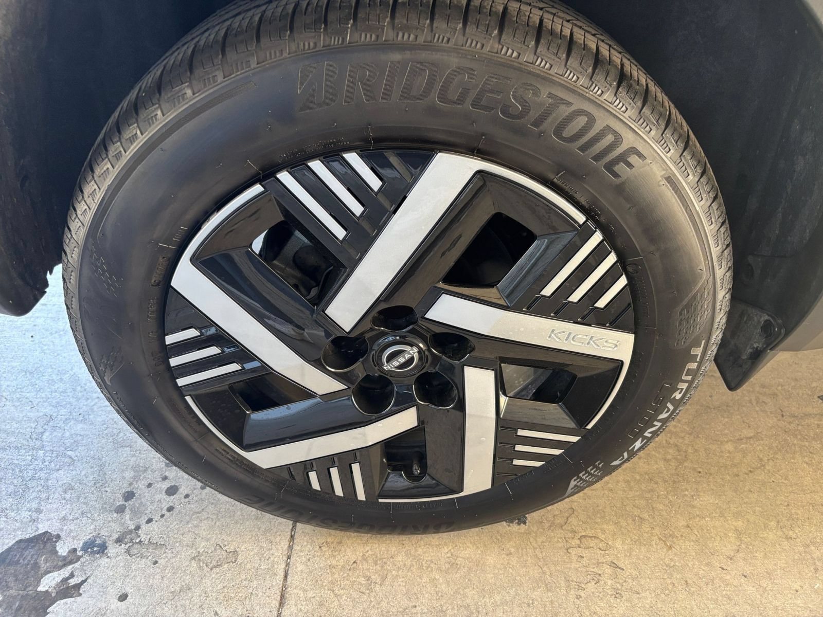 Used 2026 Nissan Kicks SV w/ Cold Weather Package FWD image 28