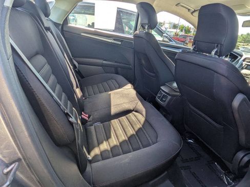 Used 2013 Ford Fusion SE image 9