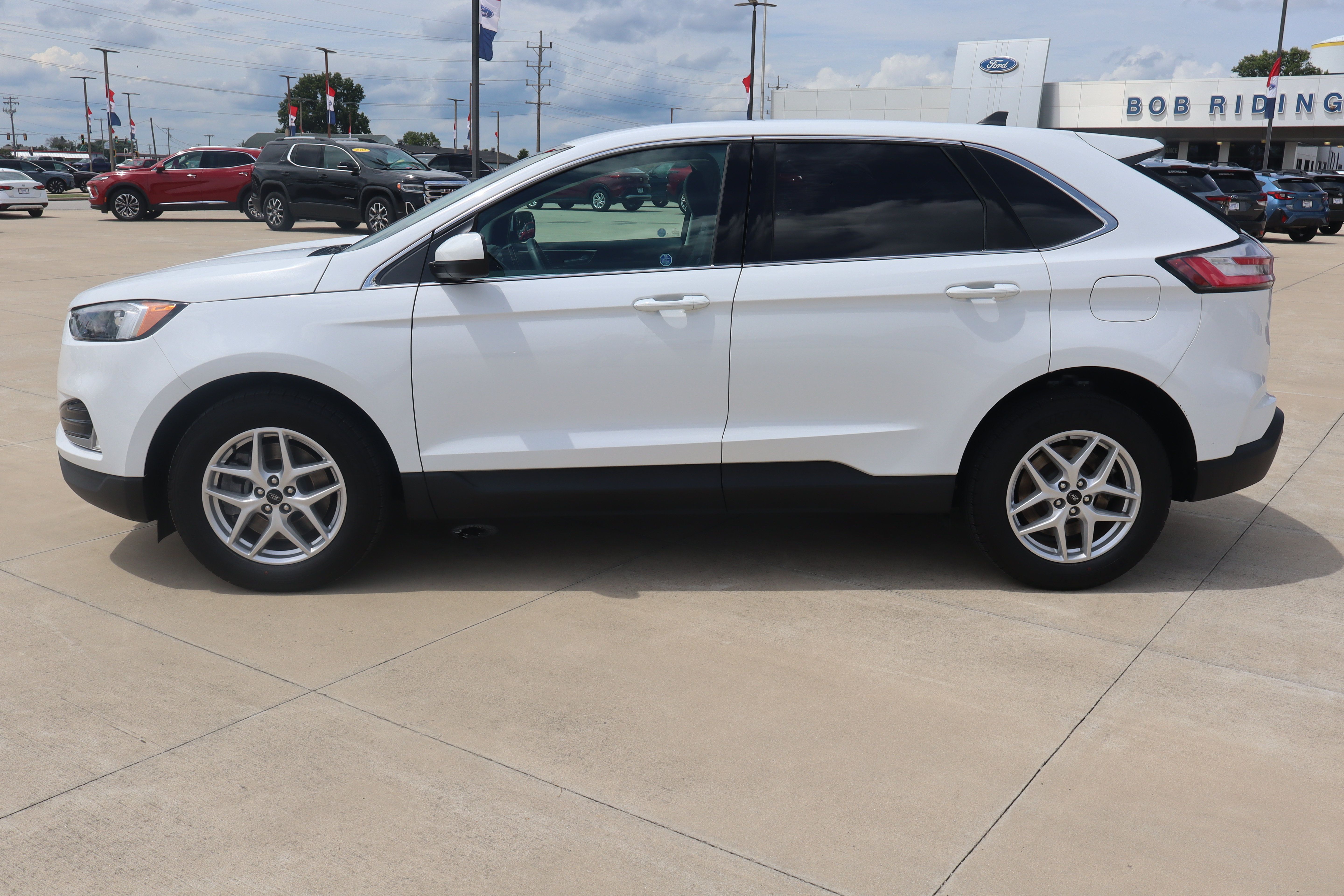 Used 2024 Ford Edge SEL w/ Convenience Package AWD/4WD image 9