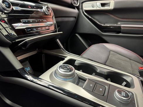 Used 2022 Ford Explorer ST-Line image 19