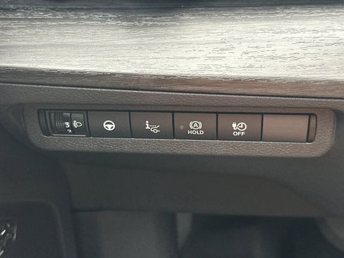 Used 2023 Nissan Ariya FWD image 32