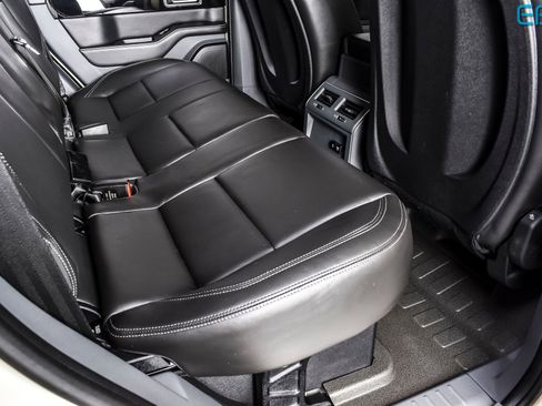 Used 2025 INEOS Grenadier Fieldmaster Edition image 19