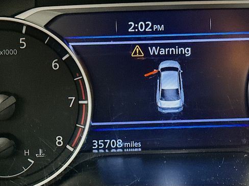 Used 2025 Nissan Altima 2.5 SV FWD image 18