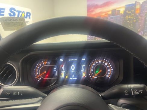 New 2025 Jeep Gladiator Sport image 12