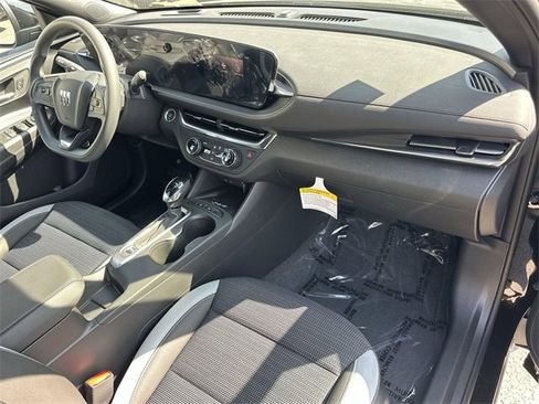 New 2025 Buick Envista Preferred w/ Convenience II Package image 25