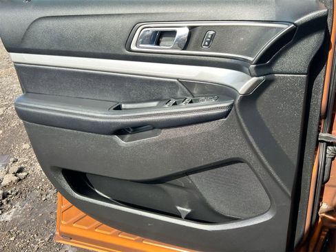 Used 2017 Ford Explorer XLT w/ Equipment Group 202A image 30