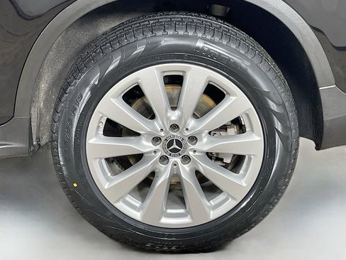 Used 2020 Mercedes-Benz GLC 300 4MATIC image 34